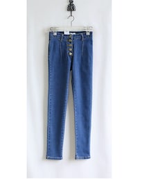 衣櫥料理 | 復古高腰多扣牛仔褲(デニムパンツ)