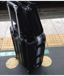 にもつ | 荷物多い系男子(スーツケース/キャリーバッグ)