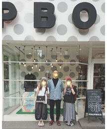 デザイナーのササキハルキさんと記念写真 | その他