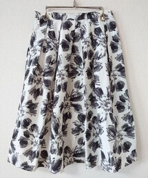 CIAOPANIC | 花柄 ミディ丈 タック入フレアスカート ホワイト(スカート)