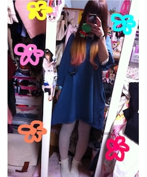 不明 | 袖がバルーンになっていて、裾はふわっと広がって着られちゃう可愛いデニムワンピース(=^･^=)
中に、おっきい丸襟のブラウスを合わせて着るのが◎(ワンピース)