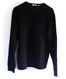 UNIQLO | Uniqlo Black V Neck Sweater (ニット/セーター)