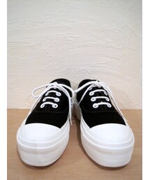 banal chic bizarre | 微妙に厚底(スニーカー)