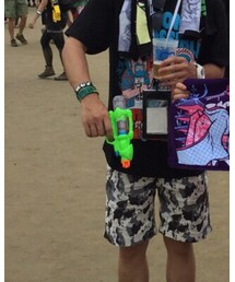 写真とってもらうときにスマホ渡したら交換で持たされた水鉄砲 | その他