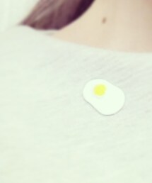 cikolata | cikolata 目玉焼きブローチ(ブローチ/コサージュ)