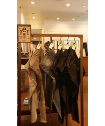 e | デニムパンツ
