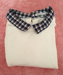 SM2 | チェック襟つきのトップス(o^^o)
後ろにはボタンが２つ付いていて、後ろ姿までかわいいデザイン♡(スウェット)