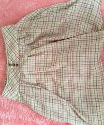 MAJESTIC LEGON | チーズケーキみたいなチェックがお気に入り♫
ウエストラインがしっかりしていて、ボタンがポイントになっているので、ハイウエストで履くのが◎(スカート)