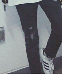 GU | ストレッチダメージストレートジーンズ(デニムパンツ)