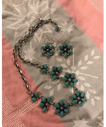 no brand | お気に入りのピアスに合わせて、同じアーティストのデザインのネックレスを友人たちが誕生日にプレゼントしてくれた。(ネックレス)