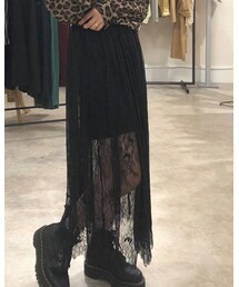 Mila Owen | スカート