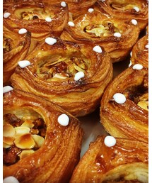 久々✨本日のパン🍞 | 黒みつナッツデニッシュ☻(食器/キッチン)