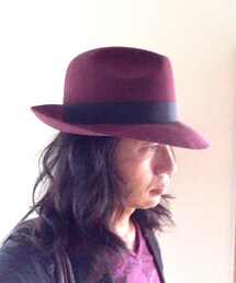 KNOX | 濃いめのパープルのハット♫
knoxは無理なく被れるサイズがあるのが嬉しい。
小顔の人が羨ましいなぁ…💦(ハット)