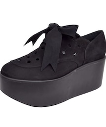 TOKYO BOPPER | 
ソフトなリボンとドットの様な穴飾りがキュートなリボンシューズです！

アッパー素材は、黒を柔らかにみせる牛革ヌバックです！
ソールの厚さは７cmで厚底靴に初めてチャレンジされる方にも履き易い高さになっています。


日本製

つま先厚 : 5.5センチ
かかと厚 : 7 センチ
ヒール高 : 1.5センチ


 (その他シューズ)