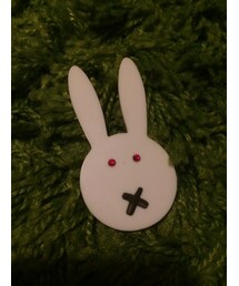 ウサギバッチ(ブローチ/コサージュ)