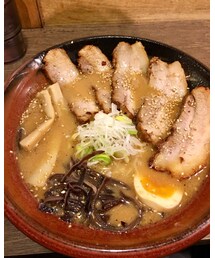 昨年仕事納め後のランチに吉山商店で🍜焙煎ごま味噌チャーシュー麺 | その他