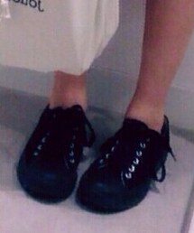 GU | 黒のスニーカー(スニーカー)