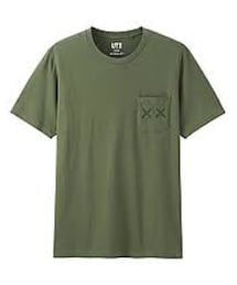 UNIQLO | UNIQLO×KAWS コラボTシャツ カーキ(Tシャツ/カットソー)