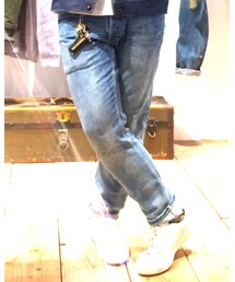 DENHAM | こちらもイタリアのcandianiという生地をつかったデニムです。candianiデニムは滑らかで履きやすくあたりも事細かに再現されてます。最高です笑(デニムパンツ)