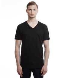 Takuya Duncan |  Our Hampton V-Neck t-shirt is an essential wardrobe staple made from combed ring-spun cotton jersey, lightweight and super-soft feel.  SIZE & FIT  Slim fit, but designed not to be tight. (Tシャツ/カットソー)