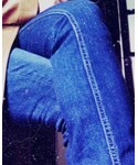 脚が長く見える下からアングルの「パンツ(デニムパンツ)」