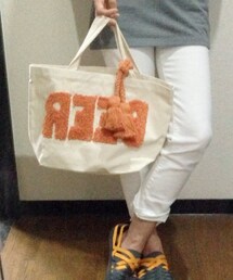 on the couch | BEERってかいてるキャンバスバッグ(エコバッグ/サブバッグ)