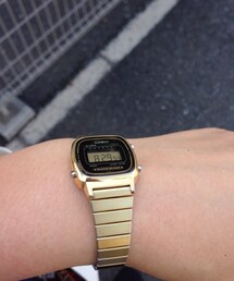 時計:CASIO(アナログ腕時計)