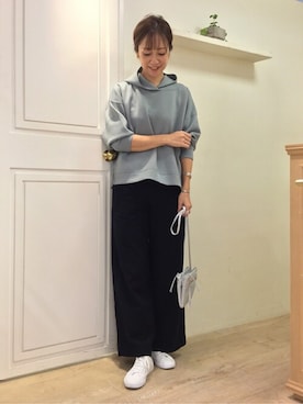 「アイテム（パーカー、グリーン系）」を使った、sayakaさん（レディース・165cm）の秋コーディネート