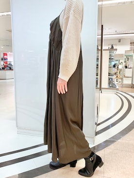 「URBAN RESEARCH（アーバンリサーチ）のヴィンテージサテンBACKリボンキャミソールワンピース（ワンピース）」を使った、HIMIKO熊本鶴屋さん（レディース・165cm）の秋コーディネート