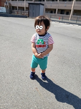 「西松屋（ニシマツヤ）のアイテム（パンツ、グリーン系）」を使った、さっこりんさん（キッズ・100cm）の春コーディネート