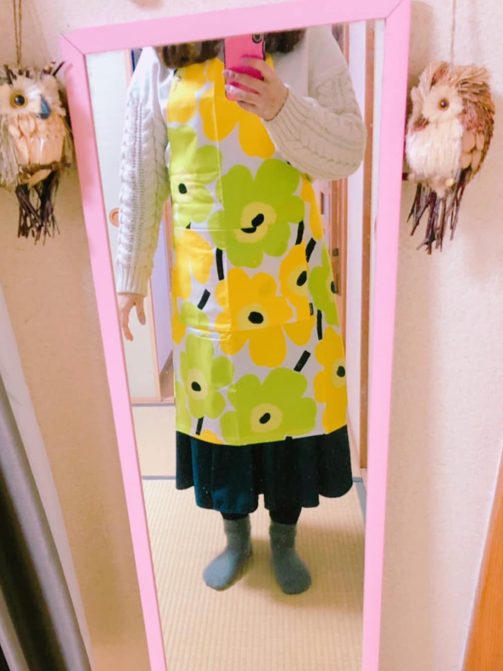 「クリスマス、エプロン、マリメッコ」｜「marimekkoのアイテム（エプロン、イエロー系）」を使った、こぼまみさん（レディース・158cm）の冬コーディネートの1枚目の写真