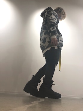 「Yeezy（イージー）のアイテム（ブーツ）」を使った、みっとさん（メンズ・164cm）の秋コーディネート