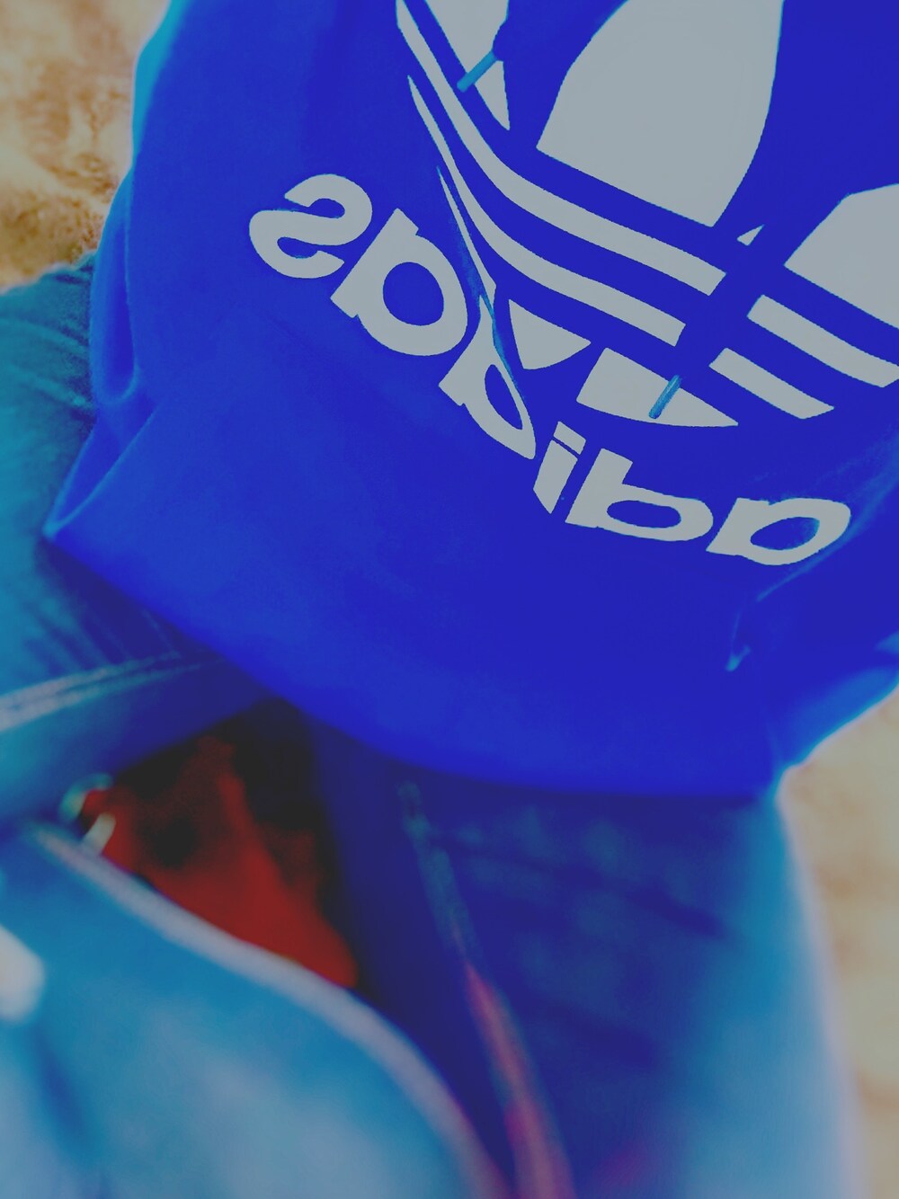 「adidasコーデ、楽チンコーデ」｜「adidasのアイテム（パーカー、ブルー系）」を使った、梛菜さん（レディース・160cm）の冬コーディネートの1枚目の写真