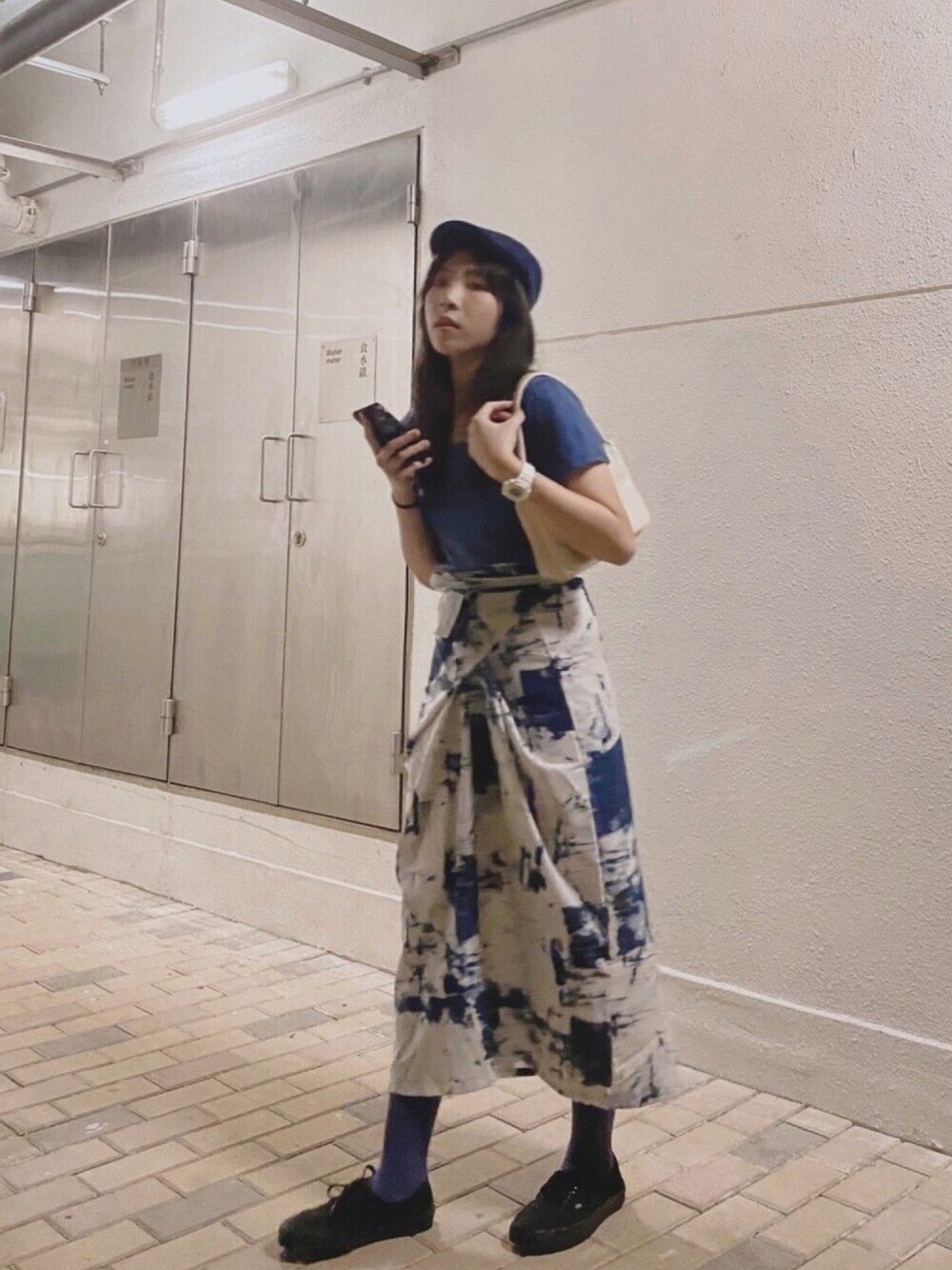 「ootd、blueandwhite、hkgirl」｜「KANGOLの【KANGOL】 SMU Tropic Galaxy / 【カンゴール】 エスセムユー トロピック ギャラクシー ベレー帽 / オーバーライド（ハンチング/ベレー帽、ホワイト系）」を使った、yuk222w さん（レディース・168cm）の夏コーディネートの1枚目の写真