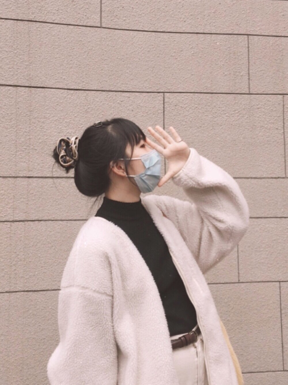 「ootd」｜「GUのアイテム（ジャケット/アウター、ホワイト系）」を使った、yuk222w さん（レディース・168cm）の春コーディネートの1枚目の写真