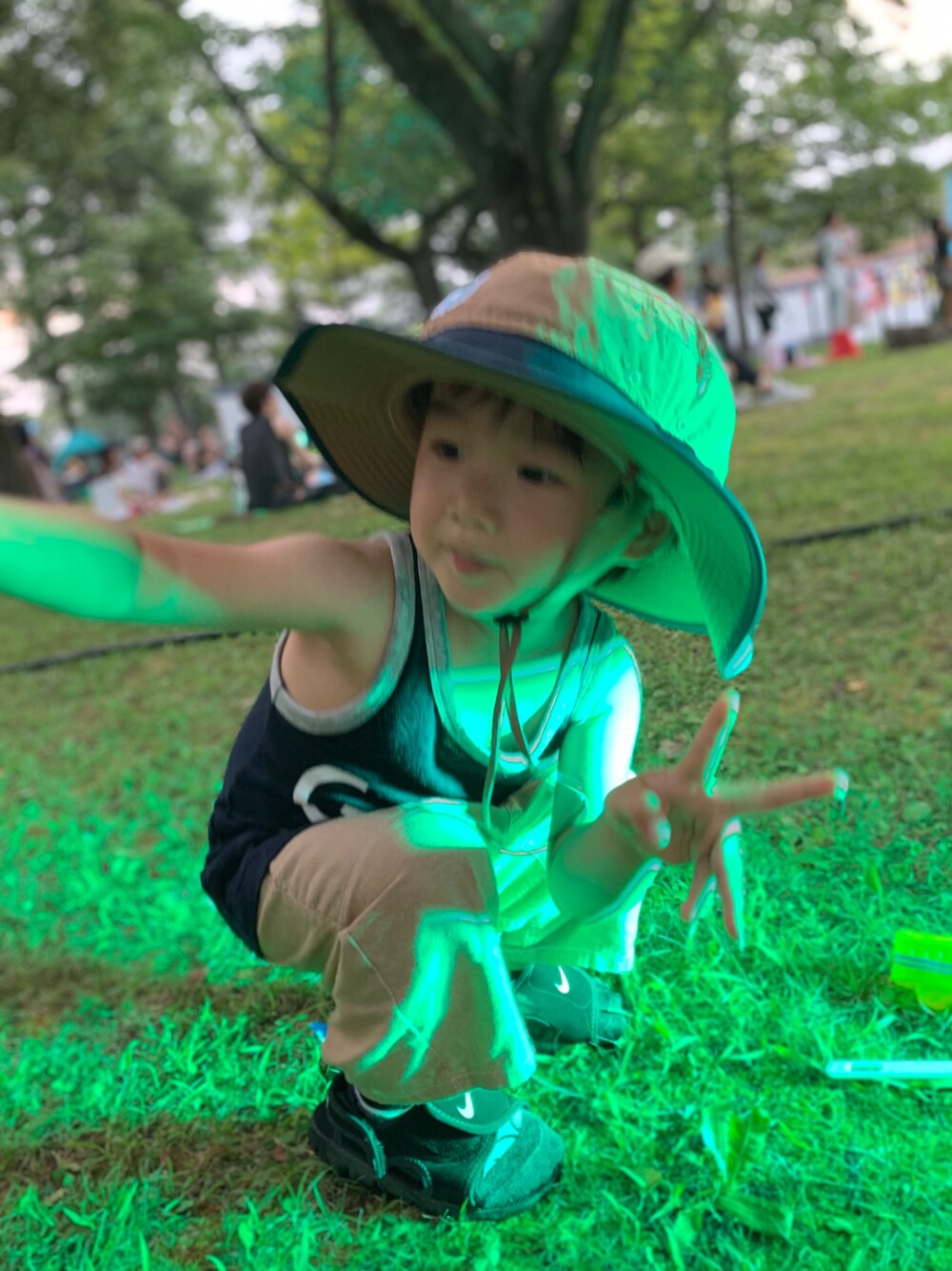 「サンダル、サンダルに靴下、帽子、タンクトップ、キッズコーデ、キッズファッション、2歳、3歳、男の子、男の子コーデ」｜「THE NORTH FACEのTHE NORTH FACE(ザノースフェイス) Horizon Hat（ハット、ベージュ系）」を使った、まりたさん（キッズ・100cm）の秋コーディネートの1枚目の写真