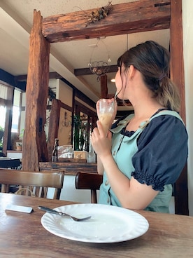 「one after another NICE CLAUP（ワンアフターアナザーナイスクラップ）のアイテム（オールインワン・サロペット）」を使った、えもんさん（レディース・163cm）の春コーディネート