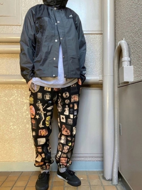 Supreme シュプリーム のスウェットパンツを使った人気ファッションコーディネート Puntosdecultura