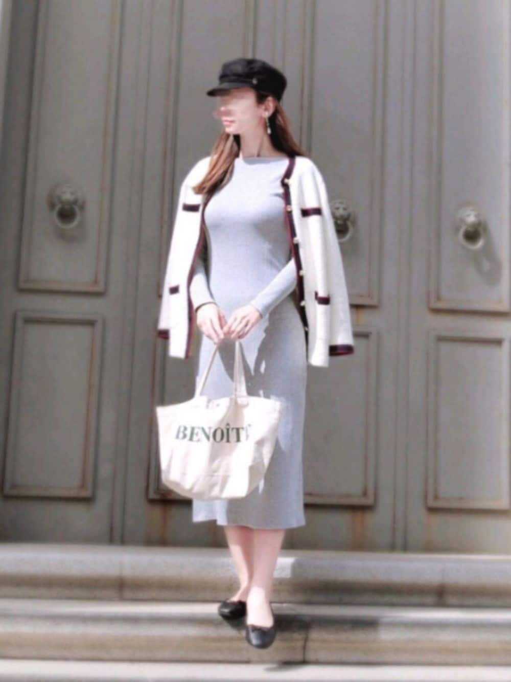 「これが私をアゲる服、フレンチカジュアル、フレンチシック、モノトーン、トートバッグ、ワンピース、バレエシューズ、大人コーデ、着まわし、シンプル」｜「no brandのアイテム（キャスケット、ブラック系）」を使った、ｐiｐiさん（レディース・163cm）の春コーディネートの1枚目の写真