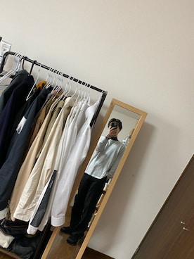 「AURALEE（オーラリー）のアイテム（Tシャツ/カットソー、ブルー系）」を使った、ぶちさん（メンズ・177cm）の秋コーディネート