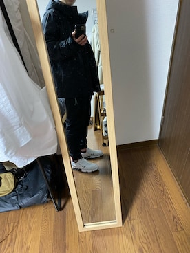 「NIKE × STUSSYのアイテム（スニーカー、ホワイト系）」を使った、ぶちさん（メンズ・177cm）の冬コーディネート