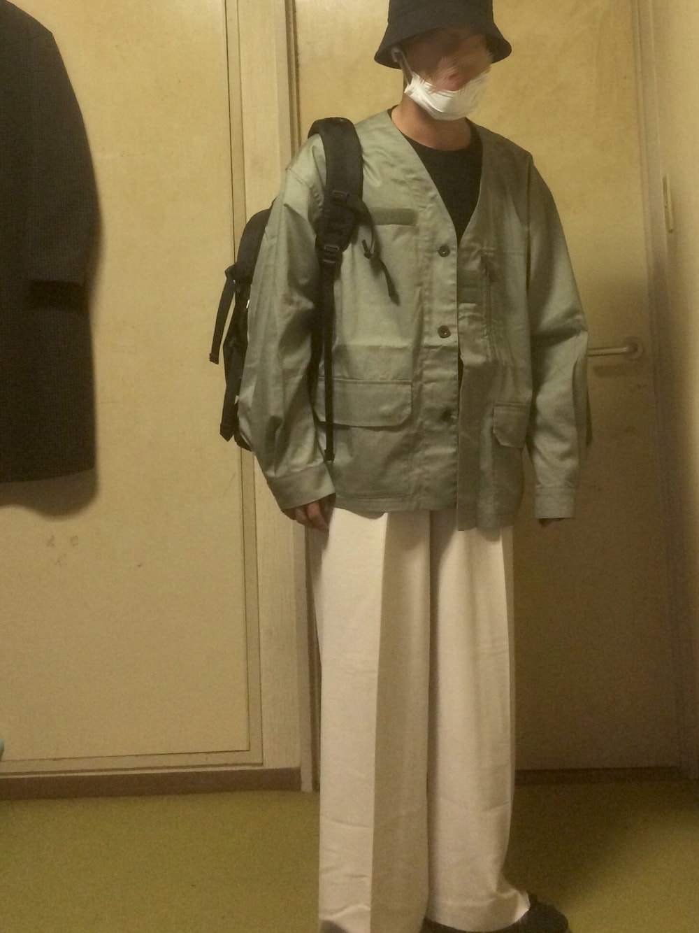 「秋コーデ、きれいめカジュアル、しろ、outfit、ootd、outfitoftheday、CA4LA、fashion、vintage、birkenstock」｜「JOINT WORKSのアイテム（シャツ/ブラウス、グリーン系）」を使った、Taka→さん（メンズ・165cm）の秋コーディネートの1枚目の写真