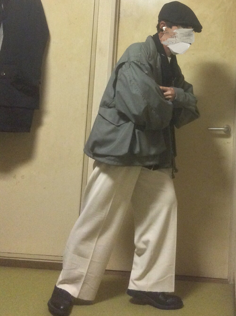 「ハンチング、chuclla、BEAMS、M65、not conventional、古着、vintage、outfit、ootd」｜「chucllaのアイテム（パンツ、ホワイト系）」を使った、Taka→さん（メンズ・165cm）の秋コーディネートの1枚目の写真
