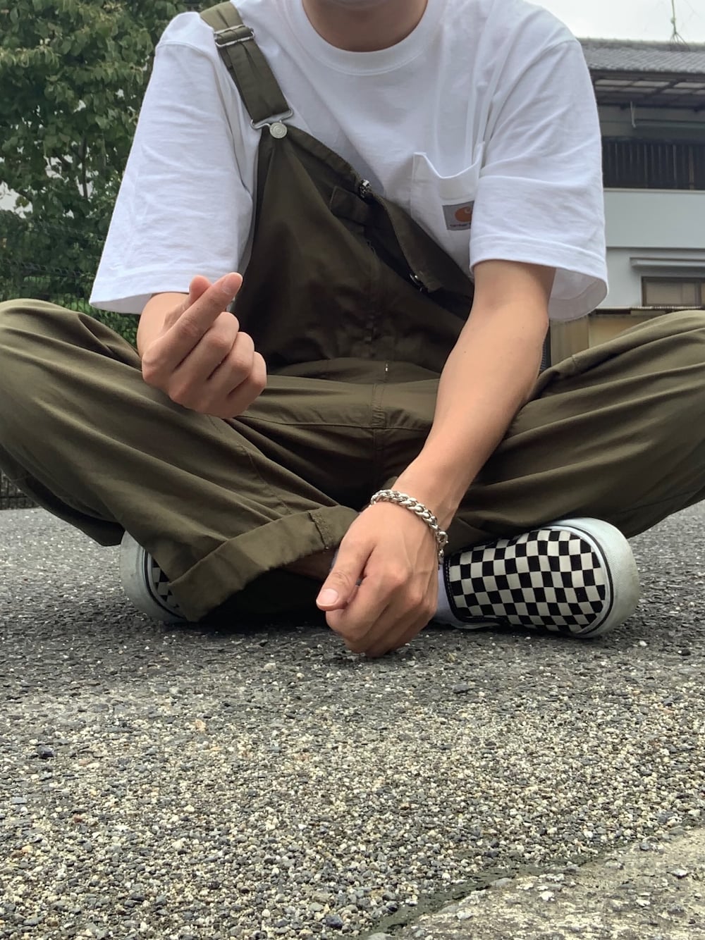 「休日スタイル、carhartt、看護師の休日、きゅんです、オーバーオール、カジュアル、プチプラ、ootd、RAGEBLUE、ストリート系」｜「Carharttのcarhartt(カーハート) ビッグシルエット ポケット半袖  Tシャツ（Tシャツ/カットソー、ホワイト系）」を使った、ユトさん（メンズ・176cm）の夏コーディネートの1枚目の写真