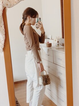 「UNIQLO（ユニクロ）のコットンフライスクルーネックT（長袖）（Tシャツ/カットソー、ブラウン系）」を使った、tai さんの春コーディネート