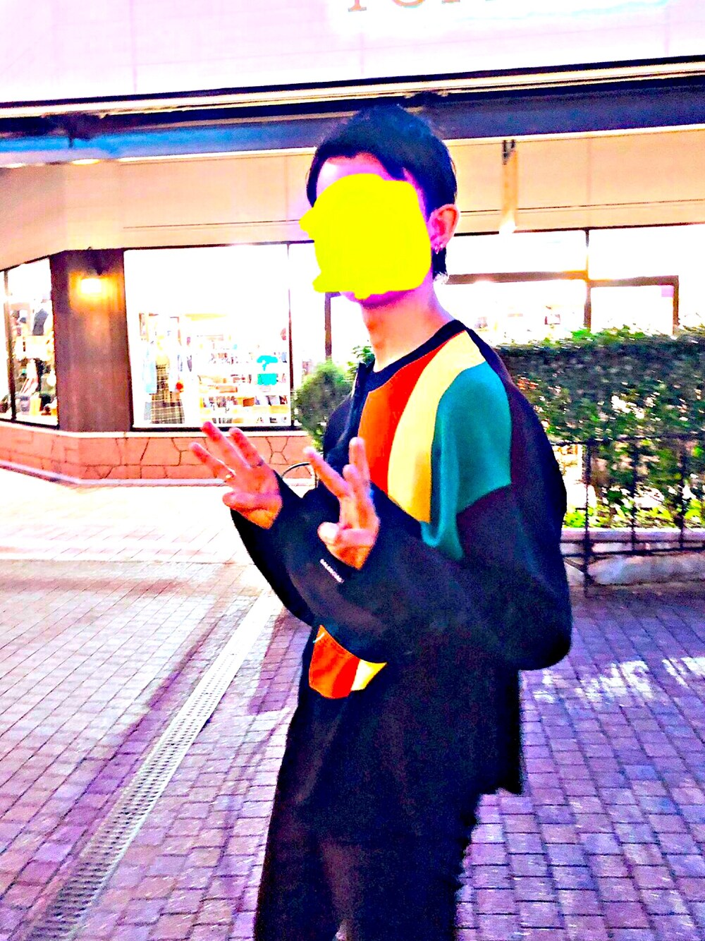 「Lui'sのマルチストライプ ビッグシルエットスウェット（ニット/セーター、ブラック系）」を使った、ヒロさん（メンズ・140cm）の秋コーディネートの1枚目の写真