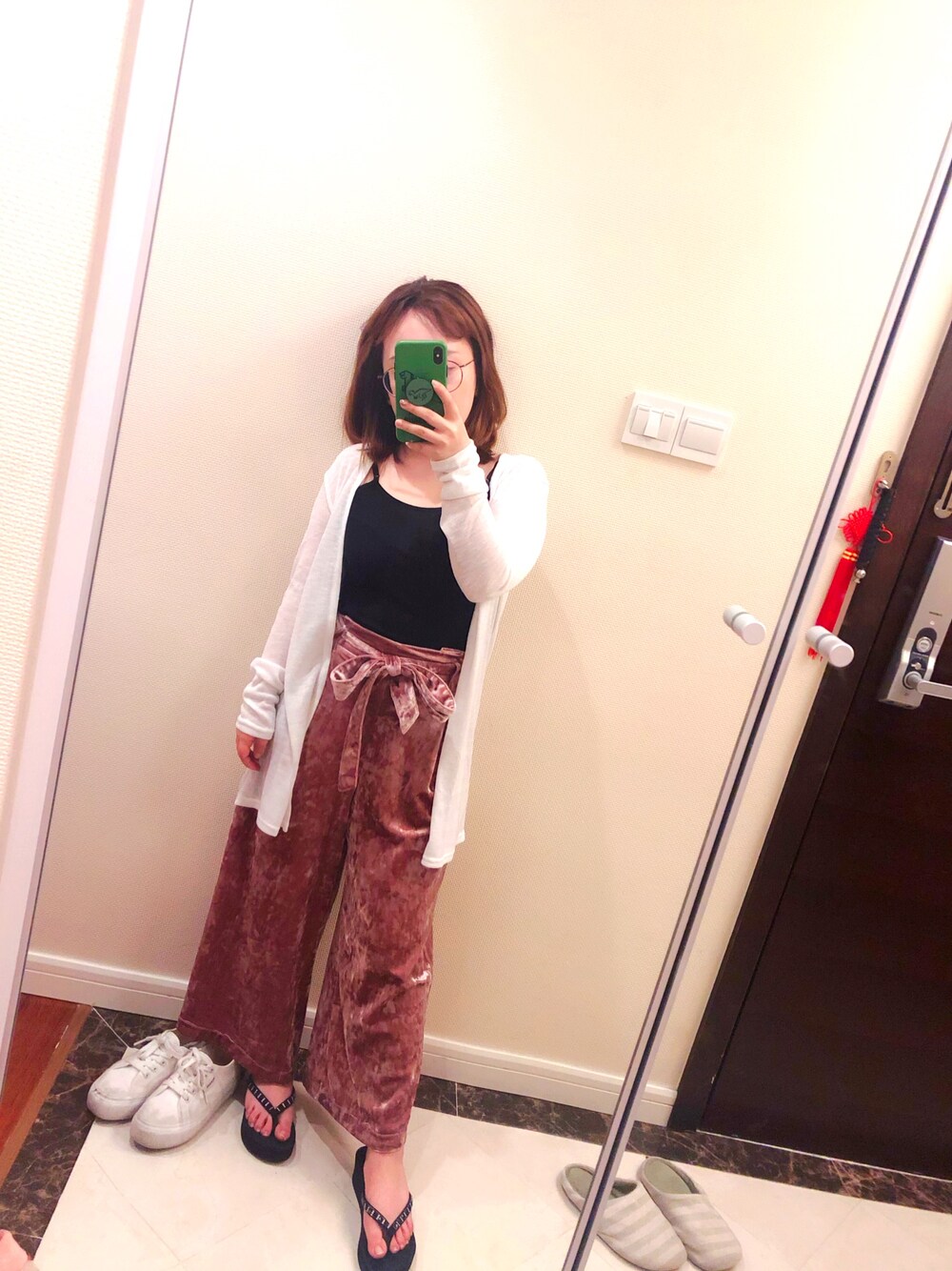 「丝绒裤穿搭」｜「GUのアイテム（チノパンツ、ピンク系）」を使った、荞麦面啊さん（レディース・152cm）の春コーディネートの1枚目の写真