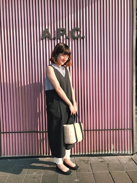 「POU DOU DOU（プードゥドゥ）のアイテム（ジャンパースカート）」を使った、Dさん（レディース・155cm）の春コーディネート