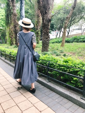 「麦わら帽子」｜「アイテム（ジャンパースカート）」を使った、Dさん（レディース・155cm）の春コーディネート