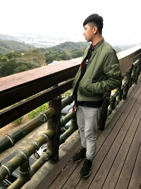 何達仲さんのコーディネート